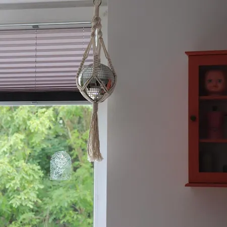 Klimatyczna Kawalerka Z Duza Iloscia Kwiatow Apartment *